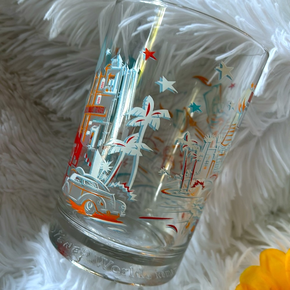 McDonald’s 25th Anniversary Disney Glass - Picture 3 of 6